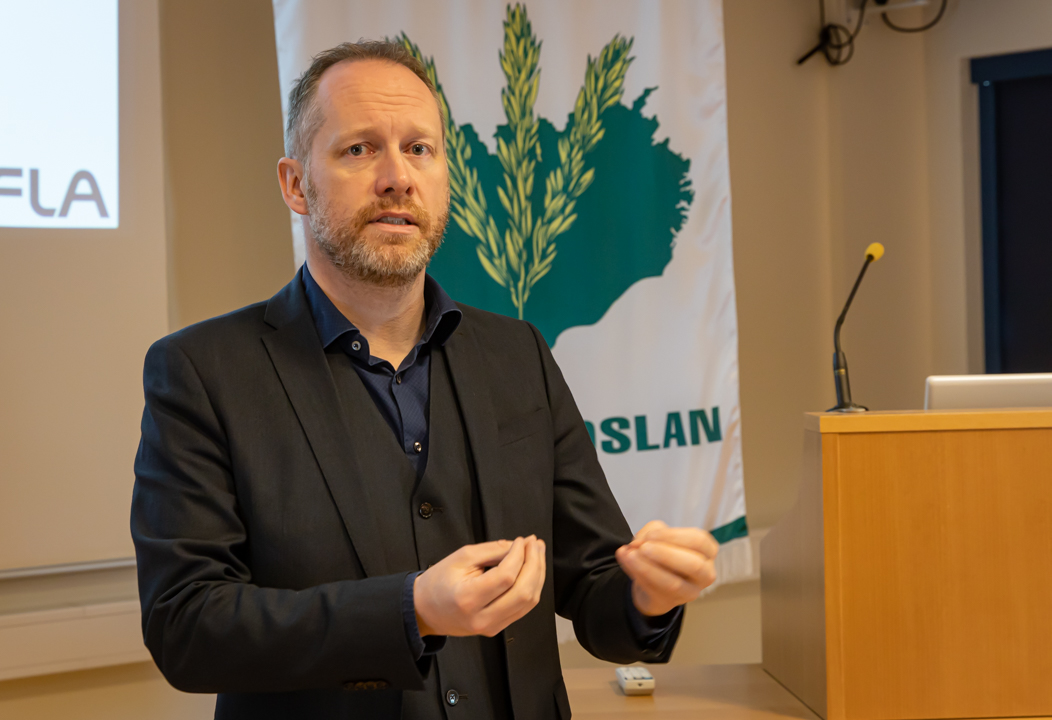 Guðmundur Ingi Guðbrandsson umhverfisráðherra